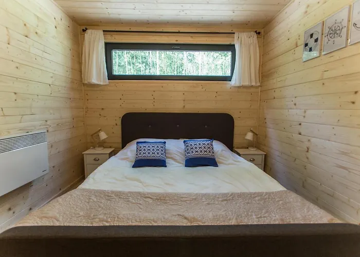 Ostoja Orzyny, Dom Nr 1 - W Strone Jeziora *